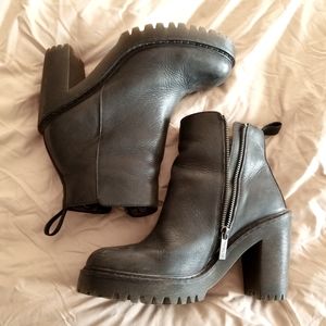 Dr. Martens Magdalena ankle boot, Sz 8 (US women's